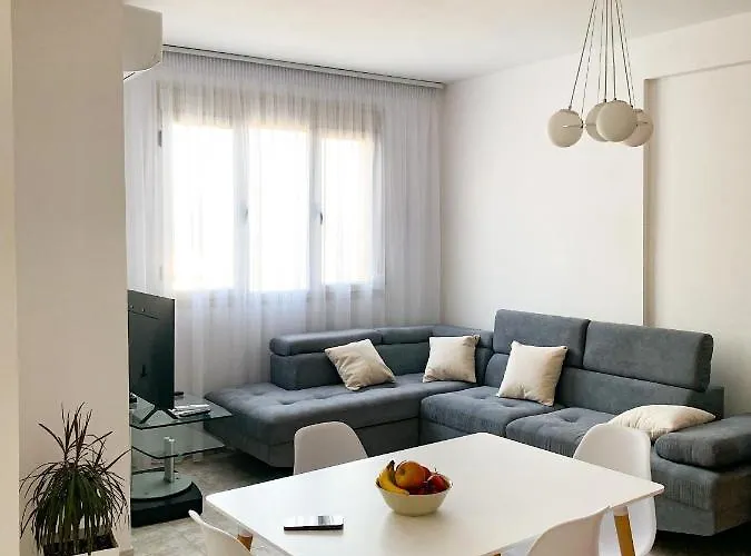 Zinas Apartment