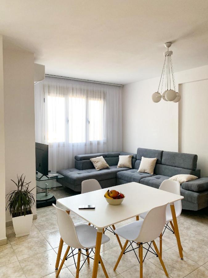 Zinas Apartment *